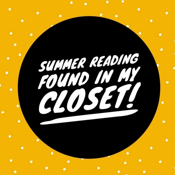 There was an old lady who swallowed a Ghost paperback book Lucille Colandro - Picture 3 of 5